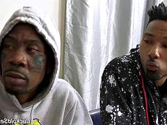 Grosse bite, Gros seins, Sucer une bite, Brunette brune, Tir de sperme, Noir ébène, Partouze, Interracial