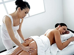 Morena, Penetracion con dedos, Besar, Lesbiana, Lamidas, Masaje, Masturbación, Estriptis