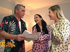 Faux hostel y. in jimmies have fun with a enormous cock squirt