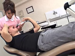Asiatisch, Besamung, Spermaladung, Arzt, Krankenschwester, Rasiert, Ablutschen, Titten