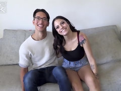 フェラチオ, 茶髪の, 手コキする, キス, なめる, ストリッピング, タトゥー, ティーン