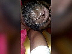 Noire, Sucer une bite