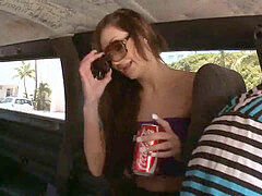 18 jaar, Enthousiasteling, Pijpbeurt, Bruinharig, Autobus, Vernedering, Openbaar, Tiener