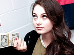 Pijpbeurt, Bruinharig, Gevangen, Hondjeshouding, Handbeurt, Tatoeage, Tieten likken, Uniformpje