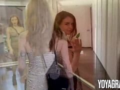 Pijpbeurt, Diep in de keel, Flashing, Natuurlijke tieten, Openbaar, Anaal likken, Tatoeage, Tieten likken