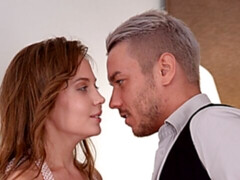 Enthousiasteling, Hondjeshouding, Ondergoed, Masturbatie, Natuurlijke tieten, Kantoor, Secretaresse, Tatoeage