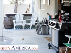 Tussi, Grosser arsch, Grosser schwanz, Braunhaarige, Vollbusig, Hardcore, Masturbation, Titten