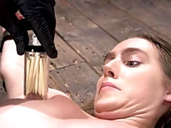 Bondage discipline sadomasochisme, Blond, Gebondenheid, Dominatie, Handschoenen, Vernedering, Tatoeage, Vibrator