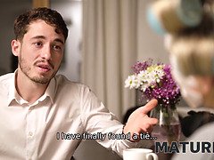 Grote mammen, Oudere vrouw, Stel, Europees, Rijpe lesbienne, Kut duiken, Verleid, Geschoren