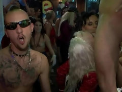 Arsch, Blasen, Bekleidet, Tanzen, Öffentlich, Muschi, Strümpfe, Swingers