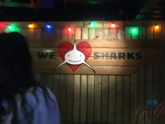 Leie, Arsch, Braunhaarige, Freundin, Piercing, Rasiert, Dürr, Titten