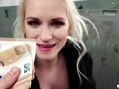 Любители, Жопа, Чешки, Европейки, Натуральные сиськи, На природе, Пирсинг, На публике