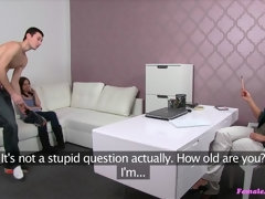 素人, フェラチオ, 女, 女 人男 人, 指いじり, 手コキする, なめる, オフィス