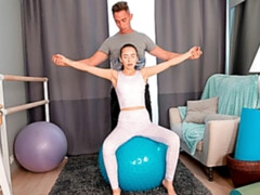 Blasen, Braunhaarige, Hundestellung, Handjob, Lecken, Dürr, Tätowierung, Jungendliche (18+)