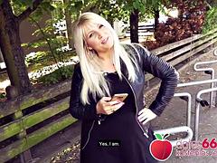 Блондинки, Брюнетки, Европейки, Эксгибиционист, Немки, Секс без цензуры, Милф, На публике