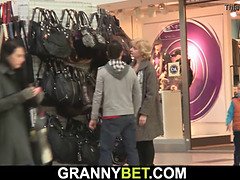 Blond, Oudere vrouw, Diep in de keel, Rijpe lesbienne, Moeder, Kut duiken, Realiteit, Stiefmoeder