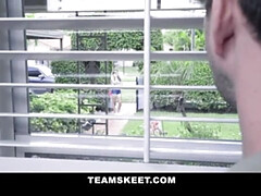 18 jahre, Kinderhüterin, Schwanz, Aufs gesicht abspritzen, Unschuldig, Muschi, Reiten, Jungendliche (18+)