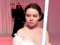 18 ans, Gros cul, Grosse bite, Gros seins, Sucer une bite, En levrette, Cheveux courts