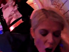 Gruppe, Hardcore, Öffentlich