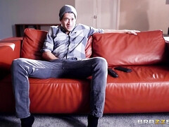 Curvy MILF Romi Rain hot porn video