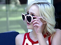 デカ尻, デカチン, デカパイ, ブロンド, フェラチオ, バック, ショートヘア, ティーン