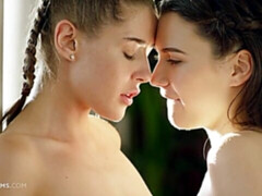 Kont, Bruinharig, Zoenen, Lesbisch, Likken, Natuurlijke tieten, Strippen, Tiener