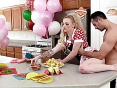 Большой член, Блондинки, Минет, Собачьи, На кухне, Натуральные сиськи, Тощие, Сиськи