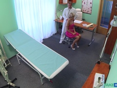 Salle de bains, Sucer une bite, Éjaculation interne, Médecin, Doigter, Infirmière, Bureau, Chatte