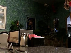 Grosse bite, Tromperie, Femme couguar, Bite énorme, Maman, Séduite, Nénés, Épouse