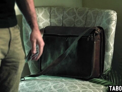 Bisexuelle, Sucer une bite, Brunette brune, Hard, Lesbienne, Seins naturels, Suçant, Plan cul à trois