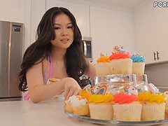 Asiatique, Sucer une bite, Éjaculer dans la bouche, Tir de sperme, Poilue, Hard, Petite femme, Chatte