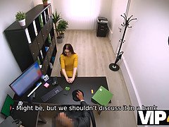 Mia Evans seduces loan officer & gets a new apartment in VIP4K reality casting