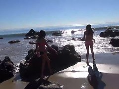 Strand, Schönheit, Flashen, Freundin, Lesbisch, Piercing, Pov, Rasiert