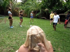 Schwarz, Blasen, Hundestellung, Aufs gesicht abspritzen, Handjob, Hd, Im freien, Öffentlich