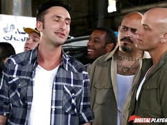 Blond, Pijpbeurt, Sperma in gezicht, Likken, Natuurlijke tieten, Politie, Kut duiken, Tieten likken