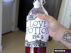 女 人男 人, ハードコア, 淫乱熟女, 母, 小柄, ハメ撮り, 義母, 三人