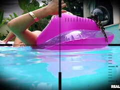Gros cul, Gros seins, Gorge profonde, En levrette, Face assise, Léchez, Mère que j'aimerais baiser, Piscine
