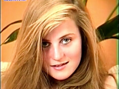 Amateur, Blonde, Européenne, Doigter, Poilue, Masturbation, Jarretelles, Rétro ancien