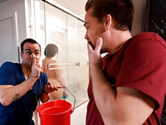 Badkamer, Grote mammen, Bruinharig, Gevangen, Hondjeshouding, Likken, Moeder die ik wil neuken, Nat