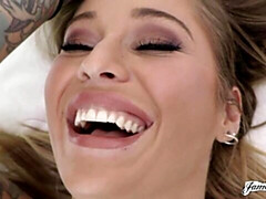 Grote kont, Grote mammen, Blond, Vingeren, Zoenen, Masturbatie, Moeder die ik wil neuken, Kut duiken