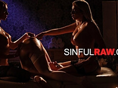 Voeten, Lesbisch, Likken, Moeder die ik wil neuken, Moeder, Pornster, Kousen, Trio