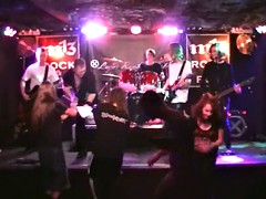 Homme nu et filles habillées, Public