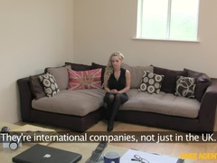 Amateur, Anal, Sucer une bite, En levrette, Faciale, Masturbation, Bureau, Pov