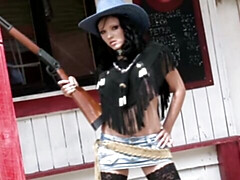 Enthousiasteling, Grote kont, Grote mammen, Naakt, Buiten, Alleen, Kousen, Strippen