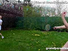 Blasen, Geile alte tussi, Hundestellung, Flotter vierer, Grossvater, Reif, Im freien, Muschi