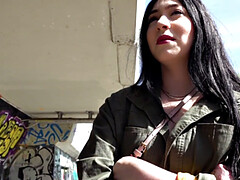 Enthousiasteling, Grote mammen, Harig, Tepels, Buiten, Gezichtspunt, Openbaar, Realiteit