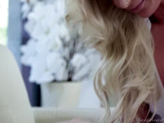 Tetas grandes, Tetona, Universidad, Rostro sentado, Lesbiana, Lamidas, Perforación, Adolescente