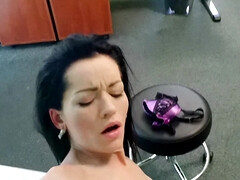 Sucer une bite, Brunette brune, Médecin, En levrette, Faciale, Hd, Seins naturels