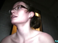 Leie, Bad, Blasen, Brille, Im freien, Pov, Öffentlich, Titten