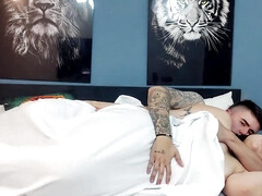 Enthousiasteling, Grote kont, Grote mammen, Blond, Likken, Masturbatie, Kut duiken, Mager